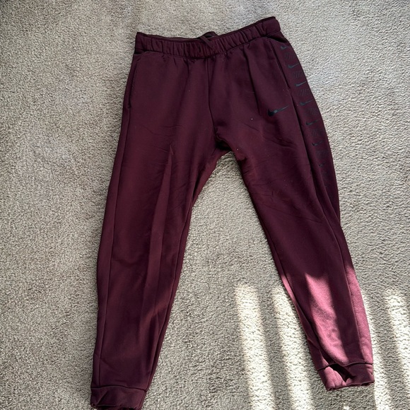 Nike joggers - Picture 1 of 3